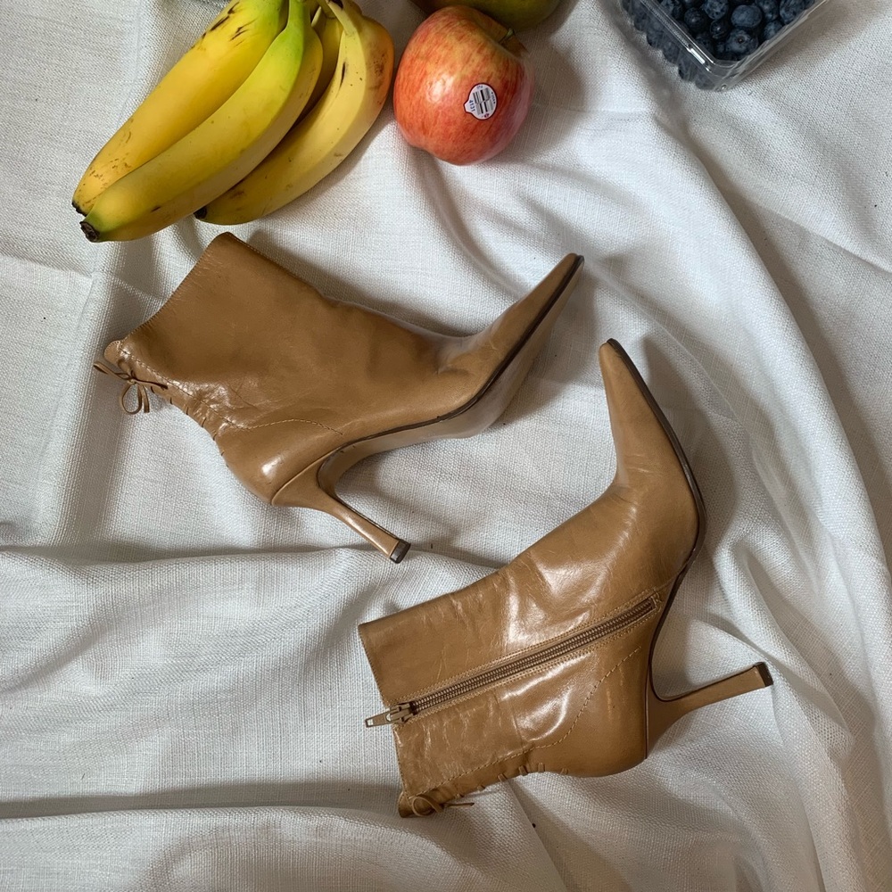 VINTAGE TAN BOOT HEELS - Picture 4 of 5
